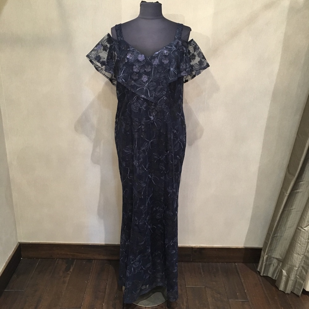 Ursula Size 12 Gown